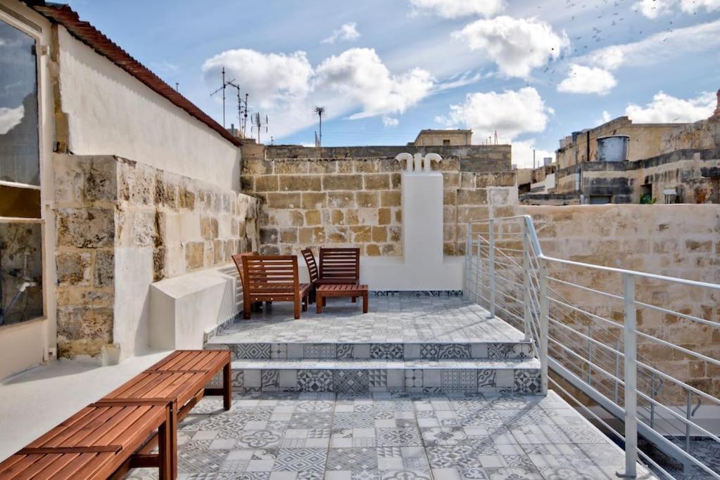 Vallettastay Old Lodge Apartment 1 ภายนอก รูปภาพ