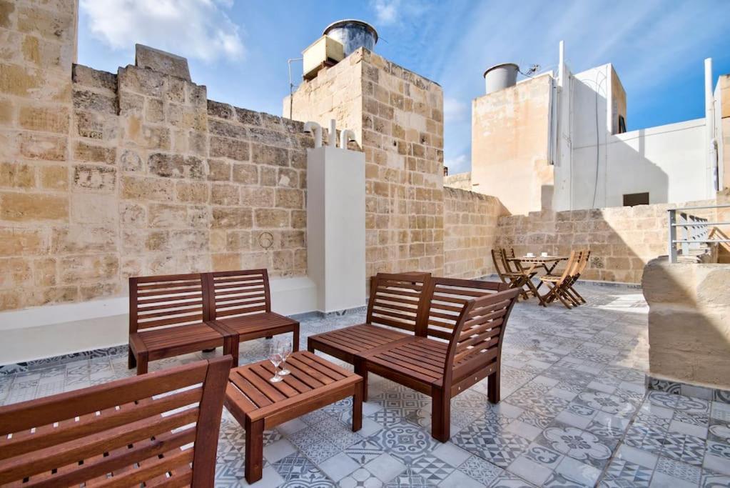 Vallettastay Old Lodge Apartment 1 ภายนอก รูปภาพ